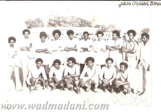 منتخب بانت والبيان في دورة المرحوم الأمين أبو ليلى اللاعبين وقوفاً من اليمين الفاتح مدثر ومحمد الطيب علي والسر ميرغني وإبراهيم حسن يوسف وعبد الله أبو السبس وعبد الله كوارتي وعادل عثمان وأبو عبيدة محمد محمود و ( ) وأبو الشيخ ، وجلوساً من اليمين أمين عوض عبده والهادي عبد الرحيم وعباس الشيخ (حارس مرمى ) ونور الدين عبد المجيد وعمر عباس وعليوه .